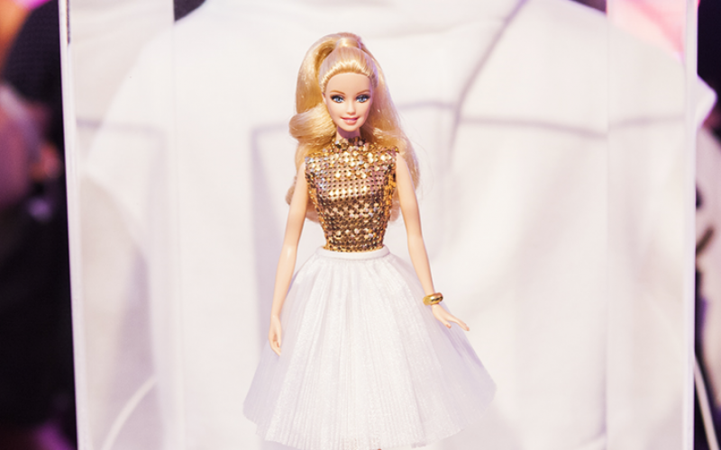 BARBIE AND CFDA : THE DESIGNERS DOLL UP